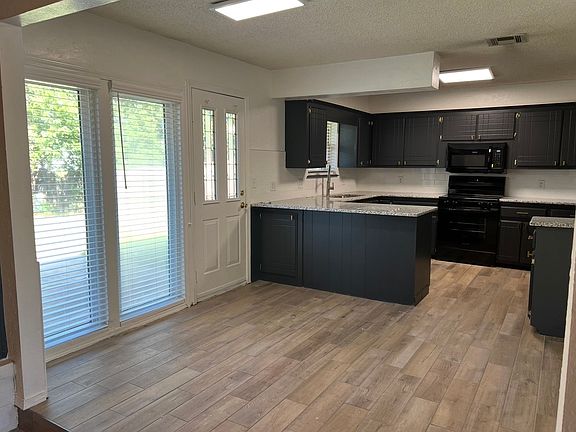 2nd image of 509 S Bouziden Dr