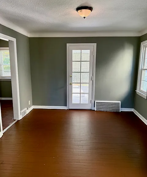 882 Keystone Dr — Photo 6