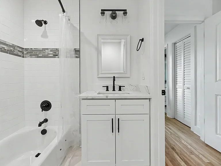 30 F St #C — Photo 15