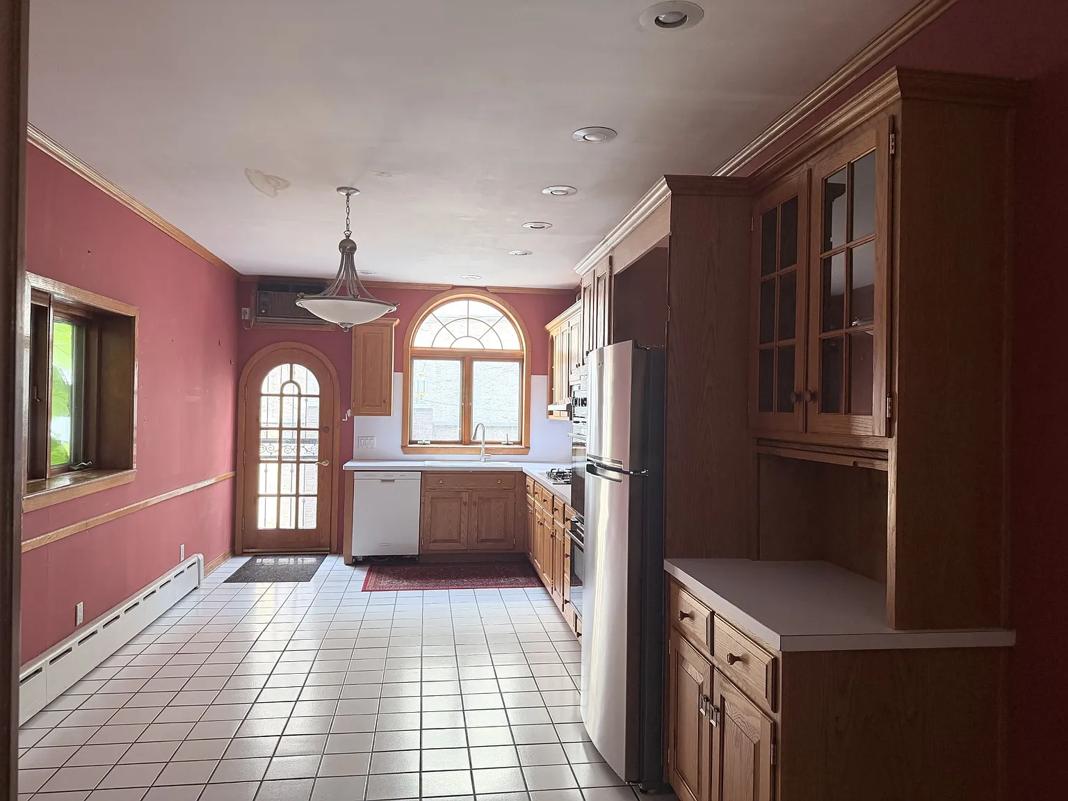 3 bed, 1.5 bath, 1500 sqft, $1,800 — Photo 3