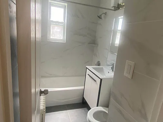 Rented by Voro Purple LLC | media 22