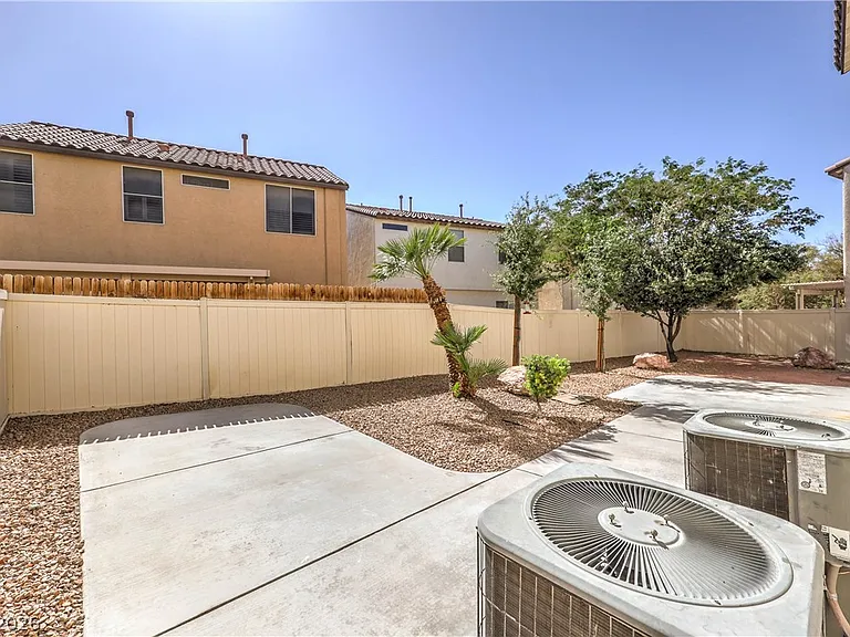 10939 Paradise Rd — Photo 34