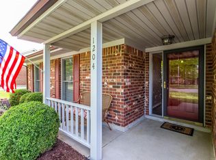 1204 Berrywood Dr, Lexington, KY 40515