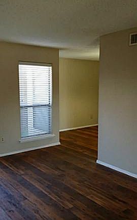 4th image of 2811 Southern Cross Dr