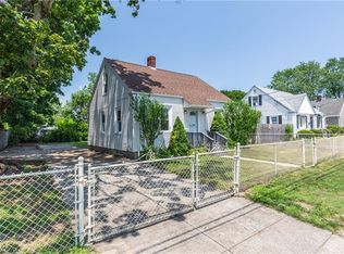 14 Archer St, Pawtucket, RI 02861