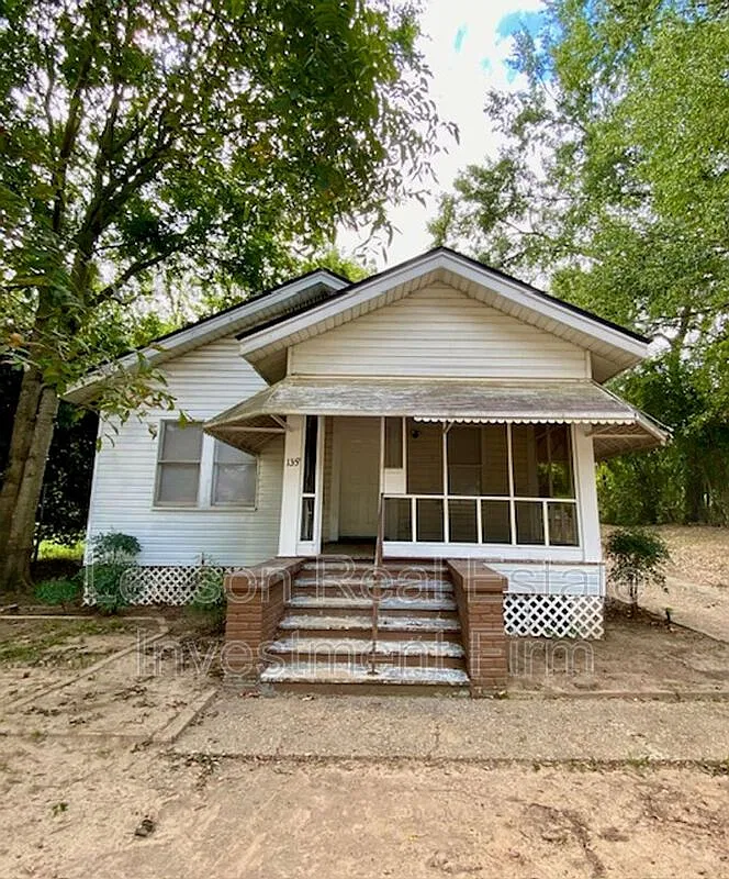 3 bed, 1.0 bath, 1000 sqft, $850 — Photo 1