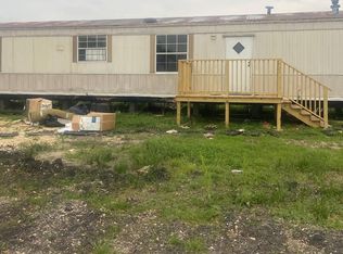 9311 Johnson Rd, Wallis, TX 77485