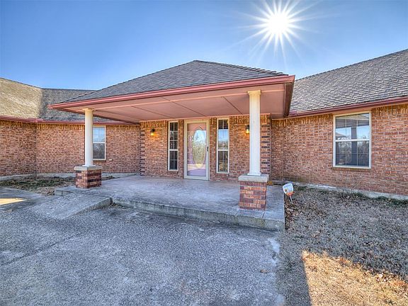 3rd image of 103 Brenda Ln