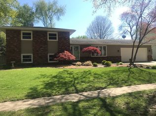 3000 Victoria Dr, Springfield, IL 62704