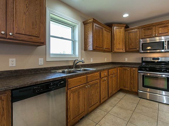 3rd image of 10270 Cypress Dr