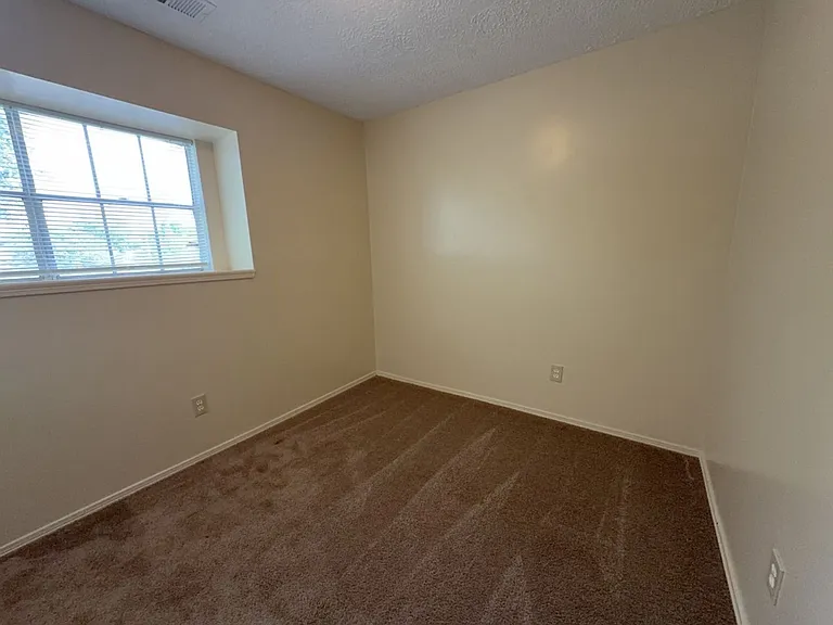 1527 Lazy Spring Dr — Photo 12