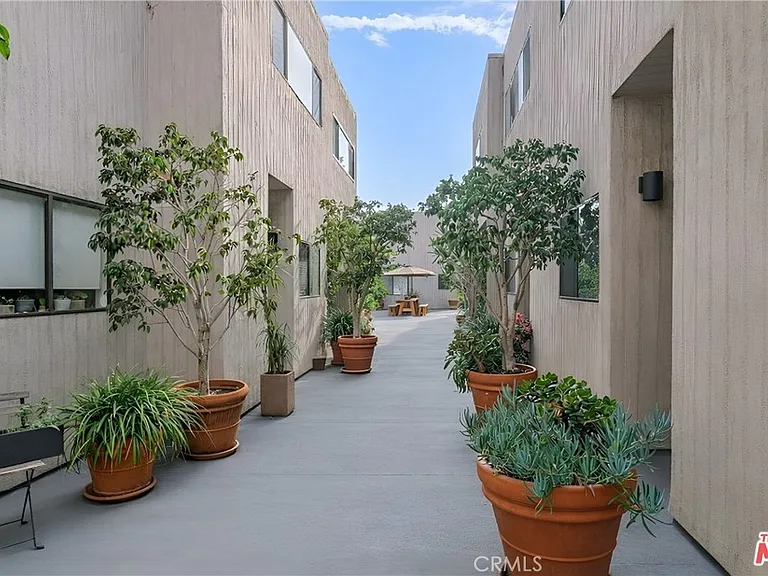 2500 Abbot Kinney Blvd #3 — Photo 11
