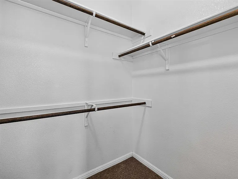 324 E Broade St — Photo 14