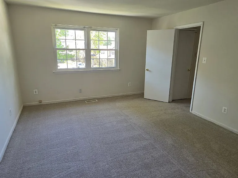 9729 Hagel Cir — Photo 6