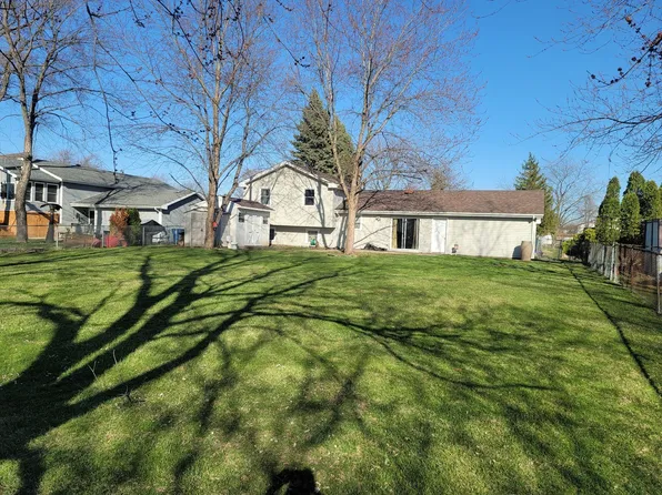 3840 Seaview Dr, Hanover Park, IL 60133