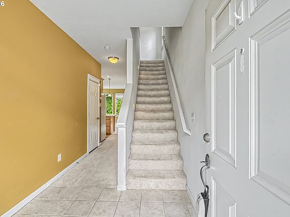 2nd image of 21823 NE Larkspur Ln