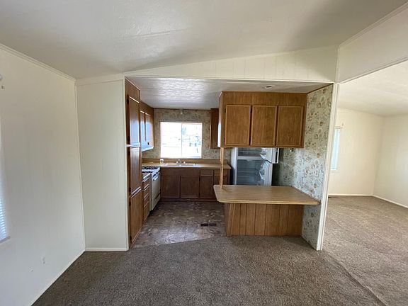 4th image of 1367 Winkler Ln