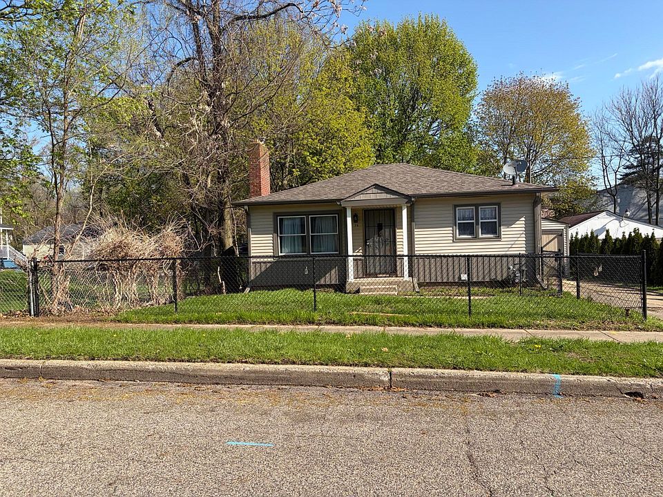 1st image of 74 Seivour Ave