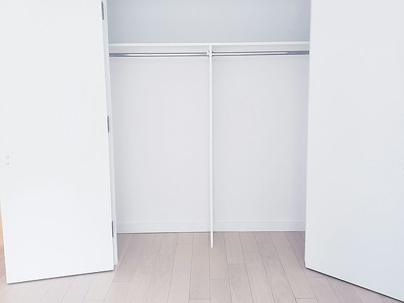 5th image of 535 W 43rd St N #12A