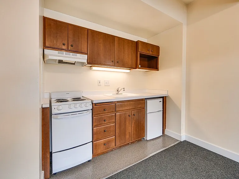 Washington Plaza Apartments — Photo 26