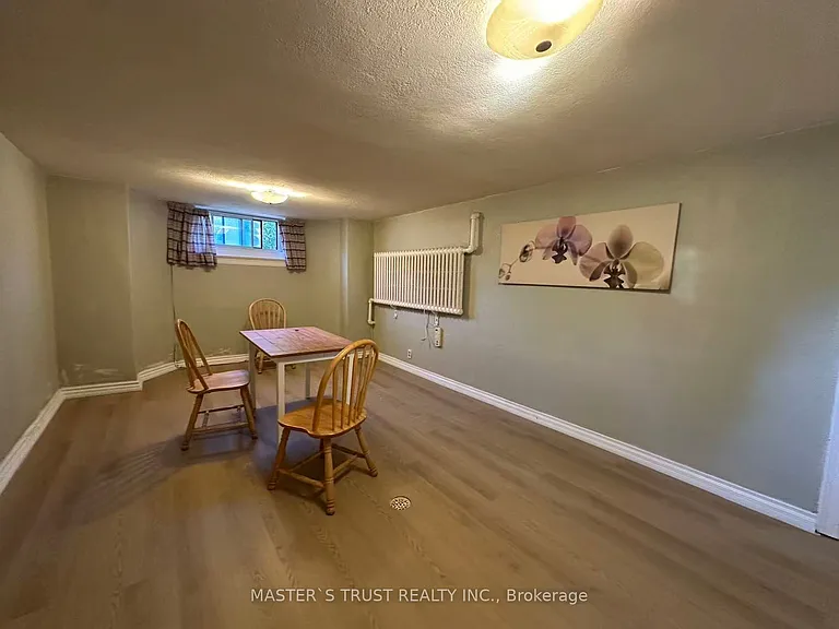 389 Lawrence Ave W — Photo 21