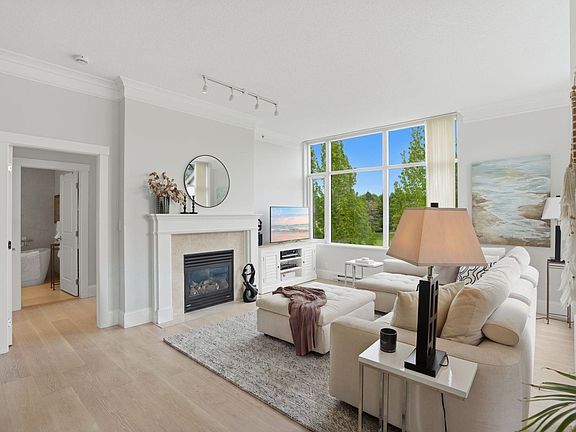 3rd image of 4759 Valley Dr #Penthouse 711
