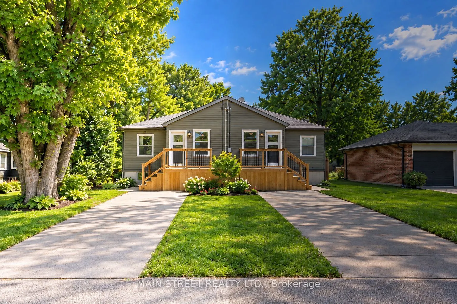 4 bed, $2,500 — Photo 1