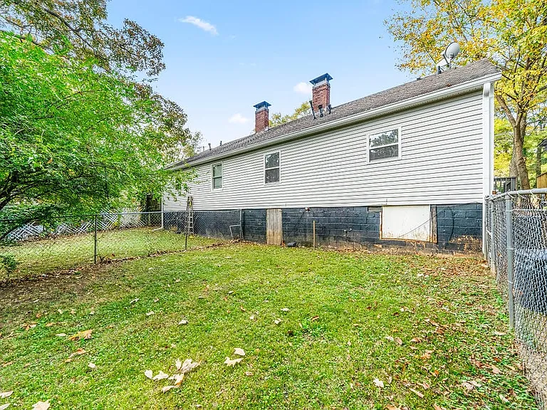 600 Frasier St SE — Photo 16