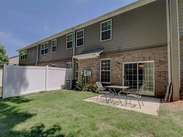 3232 Brockenhurst Dr — Photo 23