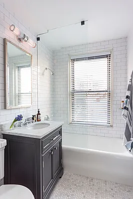 Rented by Societe Real Estate | media 18