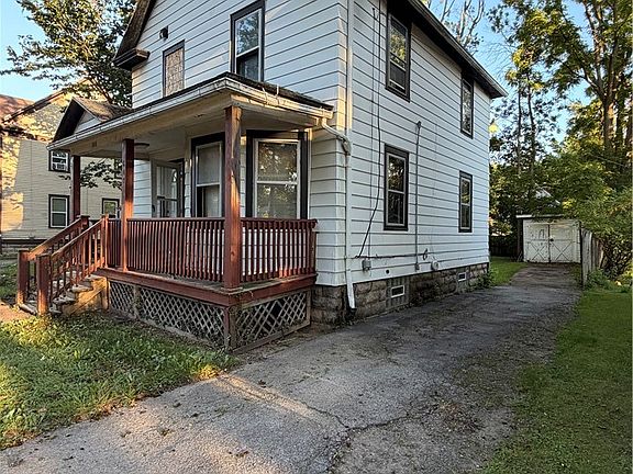 2nd image of 607 Sawyer St