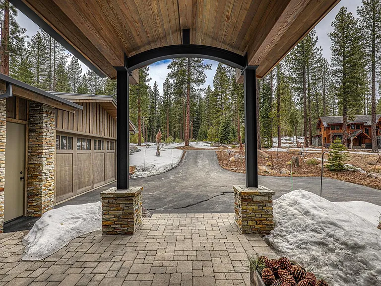 9265 Heartwood Dr — Photo 45