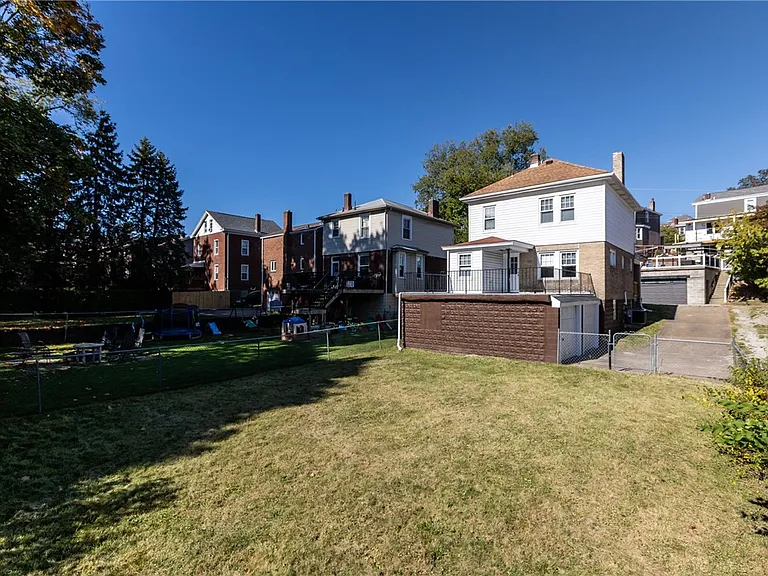 3065 Latonia Ave — Photo 32
