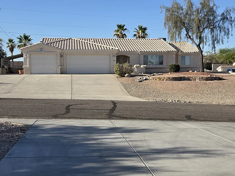 3212 Silversmith Dr — Photo 1