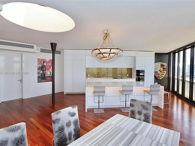 1000 Island Blvd #Penthouse 2 — Photo 7
