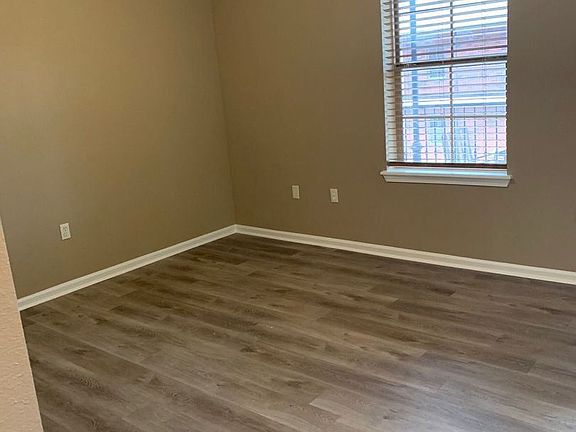 3rd image of 121 W Lagrange St #15