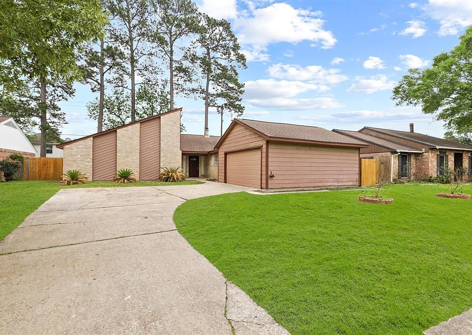 1st image of 20306 Fox Haven Ln