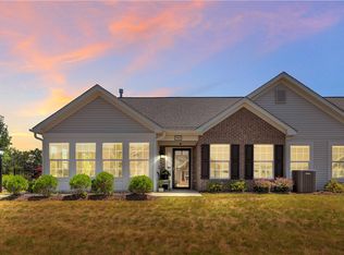 902 Spring Valley Dr, Zelienople, PA 16063