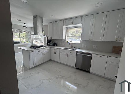 3rd image of 3307 Deerwood Ln