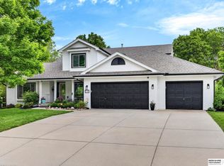 2206 Greenwald St, Bellevue, NE 68123