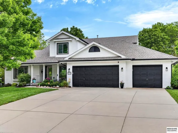 2206 Greenwald St, Bellevue, NE 68123