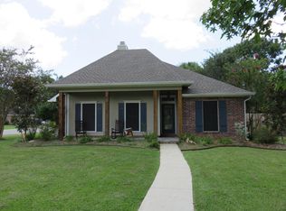 112 E Fairfield Dr, Broussard, LA 70518