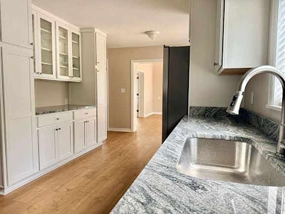 2nd image of 6804 Lake View Dr