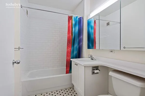 Rented by Sotheby's International Realty | media 10