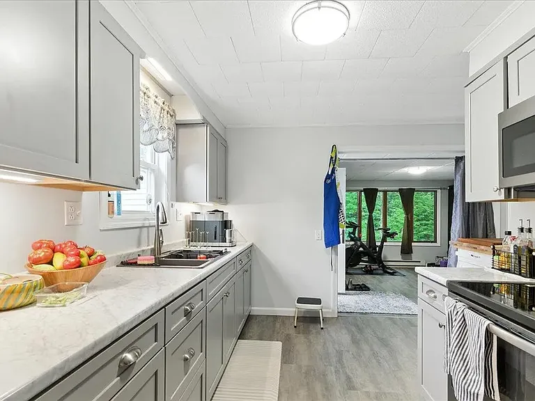 4 Parillo St #4 — Photo 16