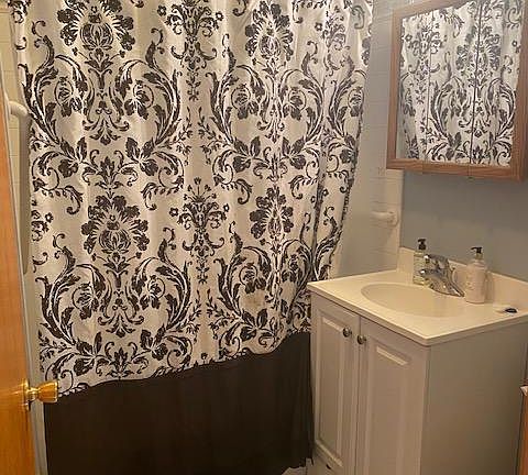 4th image of 6240 N Magnolia Ave #1