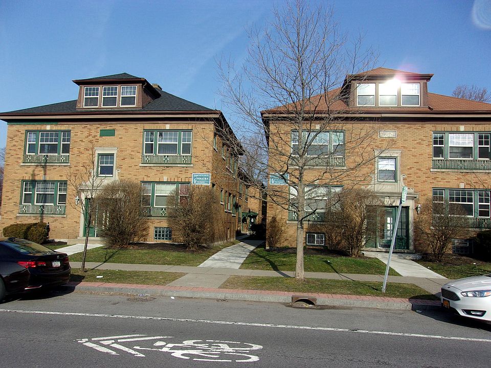 1st image of 2720 Main St #25