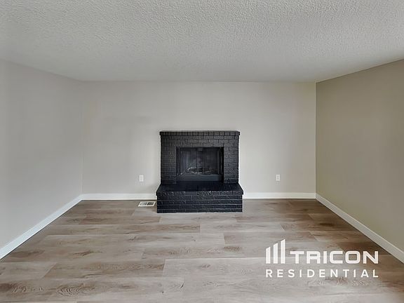 4th image of 15714 NE 42nd St