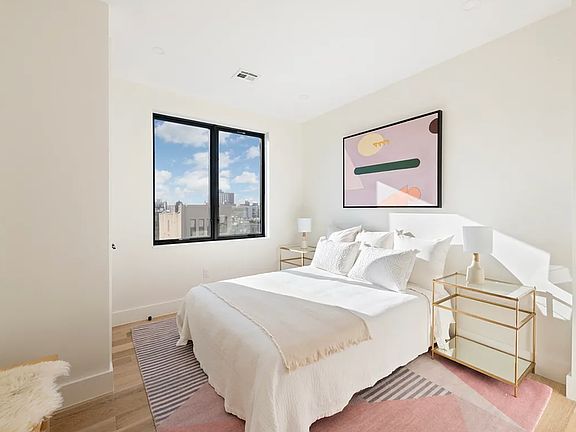 3rd image of 707 Willoughby Ave #5