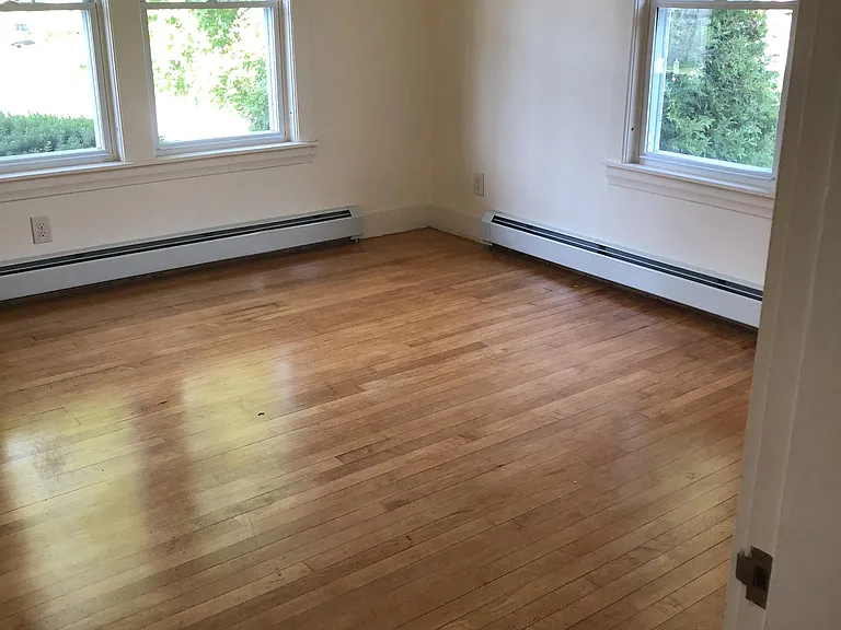 35 Lincoln St — Photo 3
